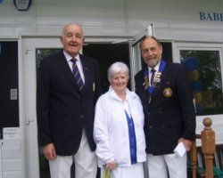 Captains Bill Head, Hazel Hill and President Dave Thomas
