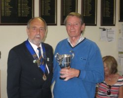 Mens 2 wood winner Ray Scott