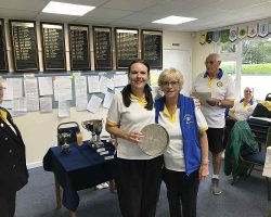Ladies Pairs Winners - Marilyn Moodie & Helen Pallett